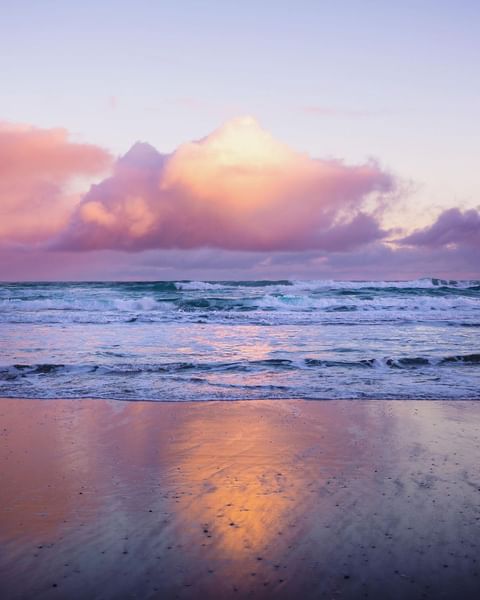 Winter in the arctic can be pastel pink. 💕 
Shot by @laamasaurusrex in Berlevåg this week. 📸

#thisisarctc #pastelwinter #pastelpink #berlevåg #finnmark #pastelcolors