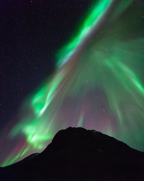 Clear skies lately have given lots of Northern Lights. Here from throughout the north:

1. @nextexist  was out in the Tromsø area
2. @studiohoftstad and @shinshi25 went to lovely Mjelle just outside Bodø for spectacular lights
3. @katelinpell saw a red Northern Lights eruption for the first time near Alta
4. @karolinetveraen was out the Arctic archipelago of Svalbard