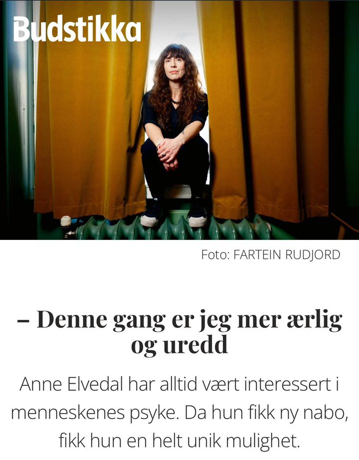 – Jeg kom ikke hjem som en høne, sier Anne Elvedal om sin første hypnosetime. I thrilleren hennes «Du kan kalle meg Jan» er nettopp hypnose med på å grave fram mørke hemmeligheter.